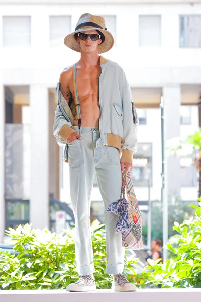Look 5